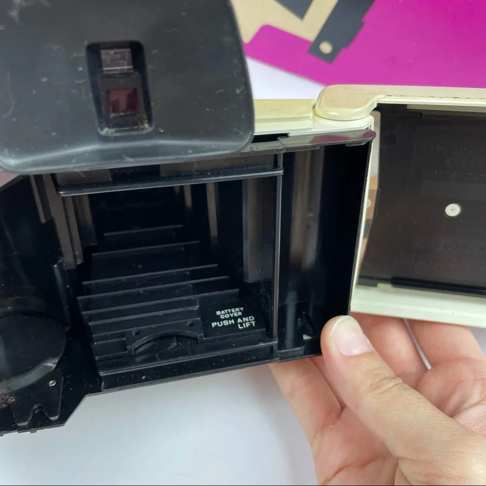 Vintage Polaroid The Swinger Land Camera Model 20 With Box